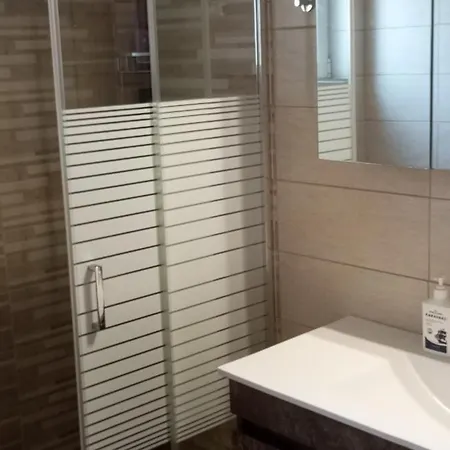 Krina Rosa Aigio Willa *