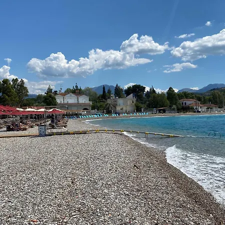 Villa Krina Rosa Aigio *