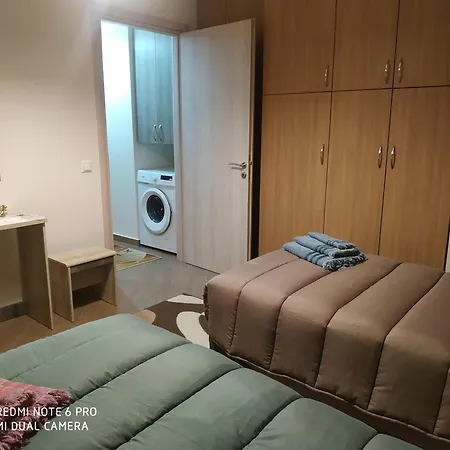 Krina Rosa Aigio *
