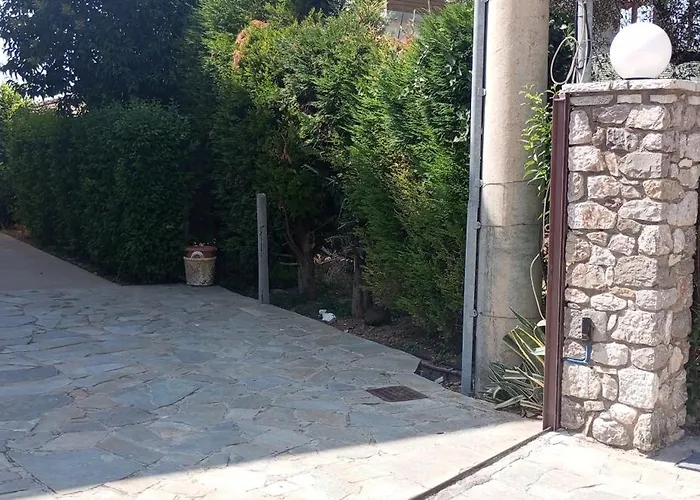 Villa Krina Rosa Aigio *